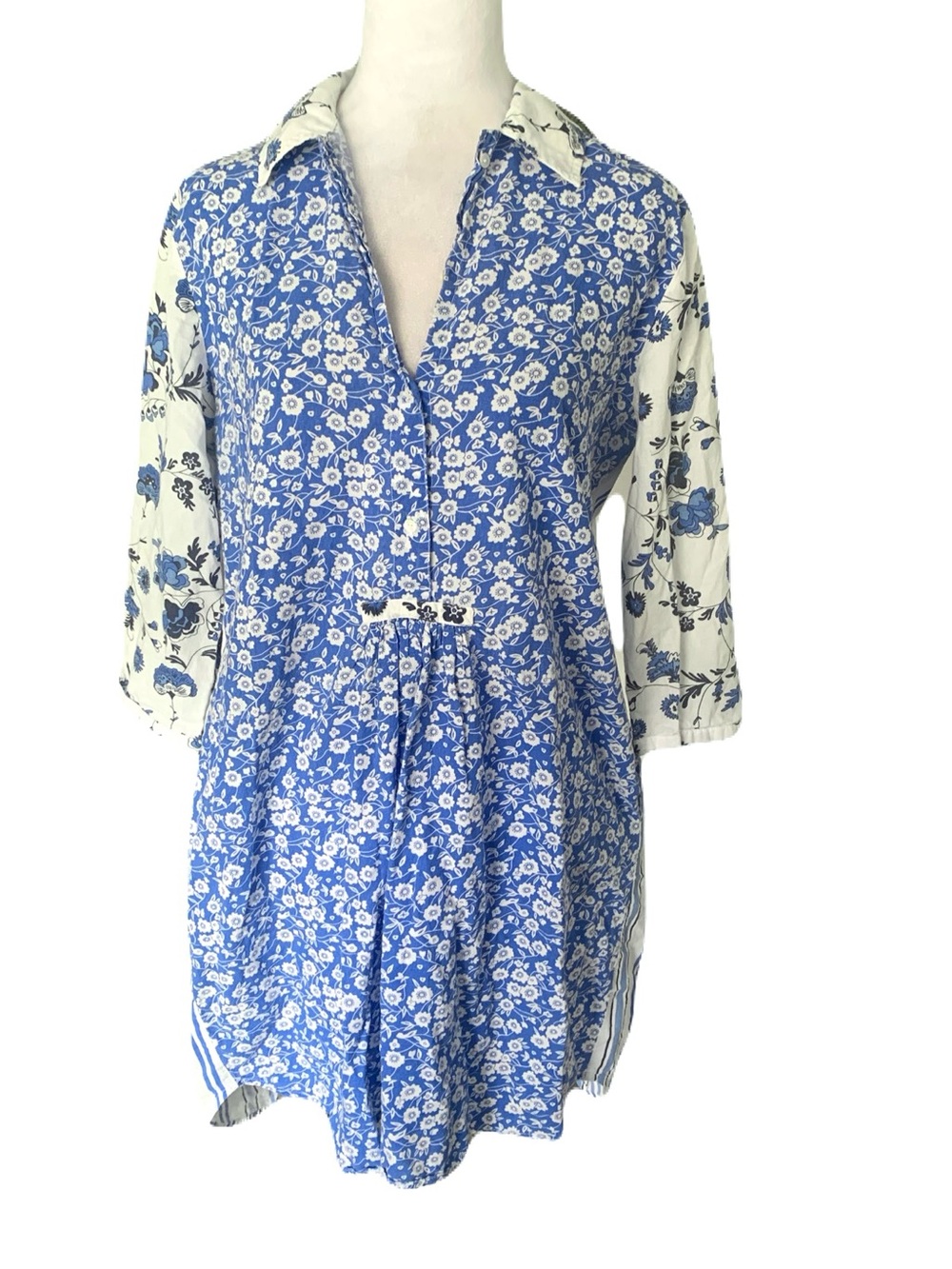 Blue & White Floral V Neck Medium Mini Dress Contrast Sleeves Cottagecore